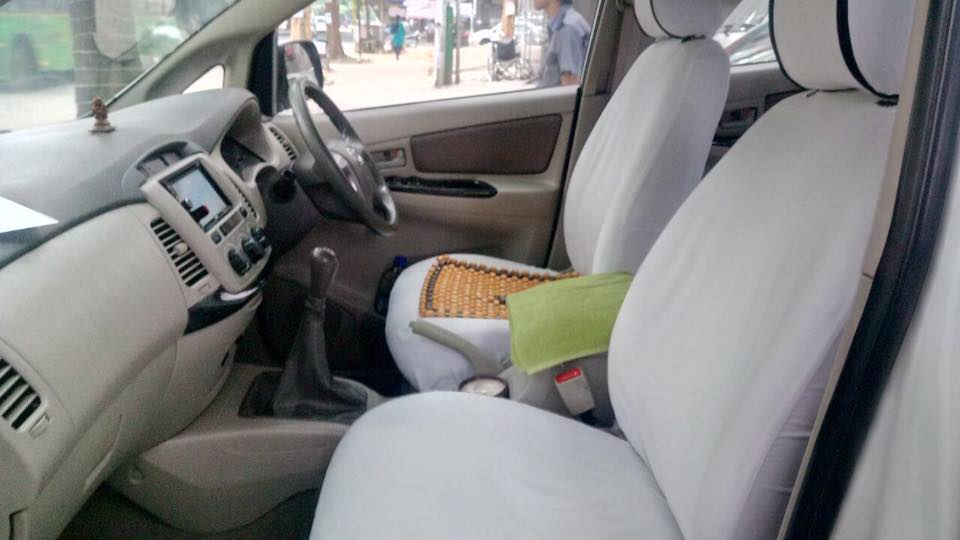 Limousine Toyota Innova Crysta