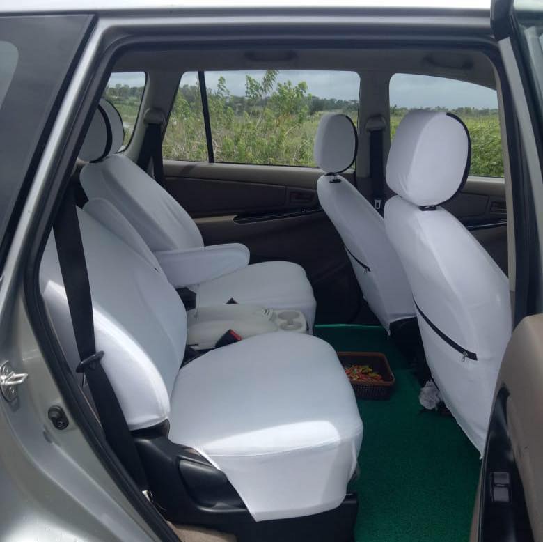 Limousine Toyota Innova Crysta